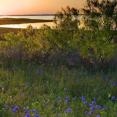 Simmons Bass Inn - Choke Canyon National Park מראה חיצוני תמונה