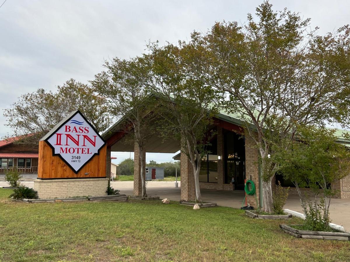 Simmons Bass Inn - Choke Canyon National Park מראה חיצוני תמונה